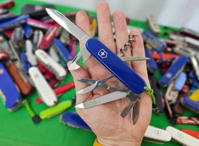 Vintage Victorinox Mountaineer Discontinued Version Collectable Swiss Army Knife 91mm