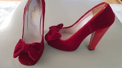 Raspberry Red Velvet Shoes SIZE 2 NEW