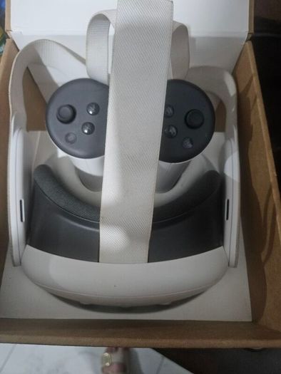 Meta Quest 3 VR Headset (With Controllers and charger) - 512GB