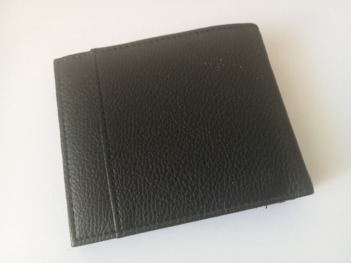 New Men's Guess Wallet
