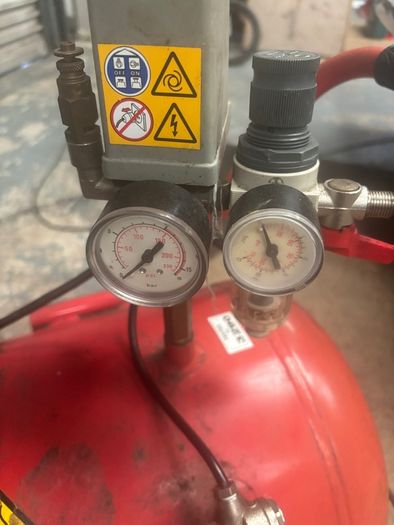 Clarke Air Compressor warrior air 60/2HP 10/145