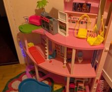 Barbie dream house