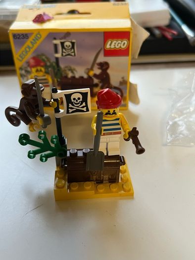 Vintage pirate Lego