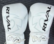 rival Guerrero boxing gloves