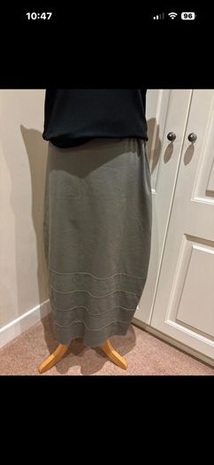 Art size 12 khaki skirt