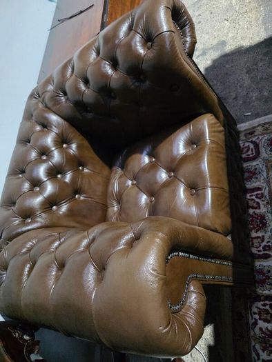 chesterfield armchair tube