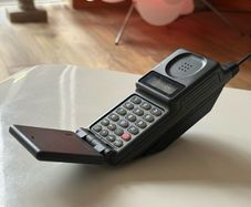 Motorola Flip Phone 2 Grey Mobile Phone Retro Display Piece