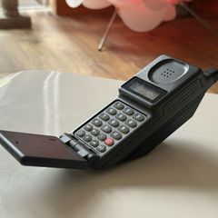 Motorola Flip Phone 2 Grey Mobile Phone Retro Display Piece
