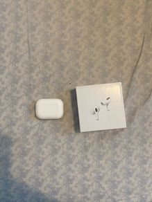 Headphones compatible with iPhone