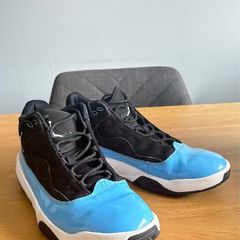 Air Jordan 11 Retro Basketball Trainers
