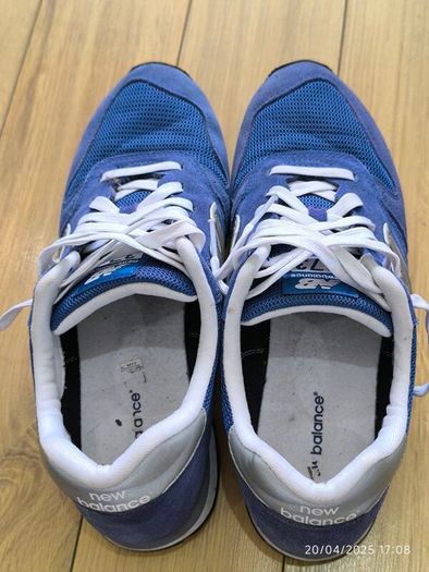 New Balance 373