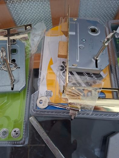 Large bundle of Locks