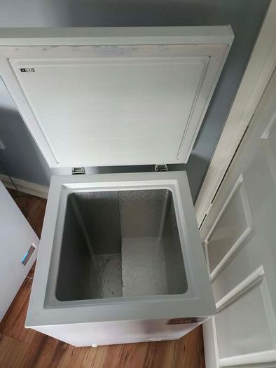 Essentials Chest Freezer 95L