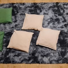 Rug with 5 Cushions