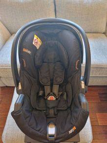 BeSafe iZi Go X 1 car seat and Isofix base