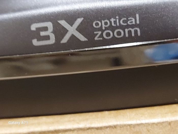 Kodak Easyshare M530 12 MP Digital Camera with 3x Wide Angle Optical Zoom and 2.7-Inch LCD