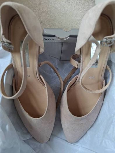 Ladies Gabor Gisele Rough Suede shoes. Size 6.5