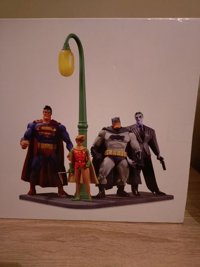 Dark Knight Returns Figure Set