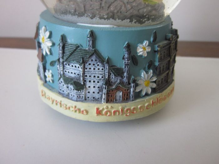 Vintage Musicial Snow Globe Bavarian Castles with Music  Edelweiss