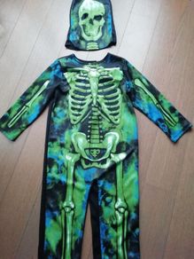 Halloween costume with a mask for a 5-6 year old