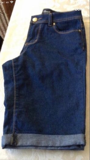 Ladies shorts size 6