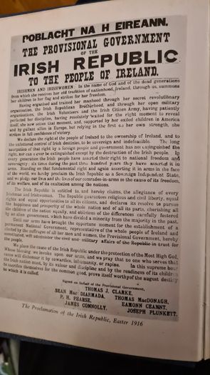 A Source Book Of Irish Government. By Basil Chubb. Published By Institute Of Public Administration. 1964. Hardback In Good Condition. 32.