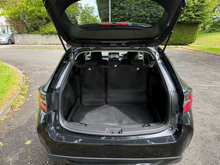 2021 Corolla Touring Hybrid Auto only19900