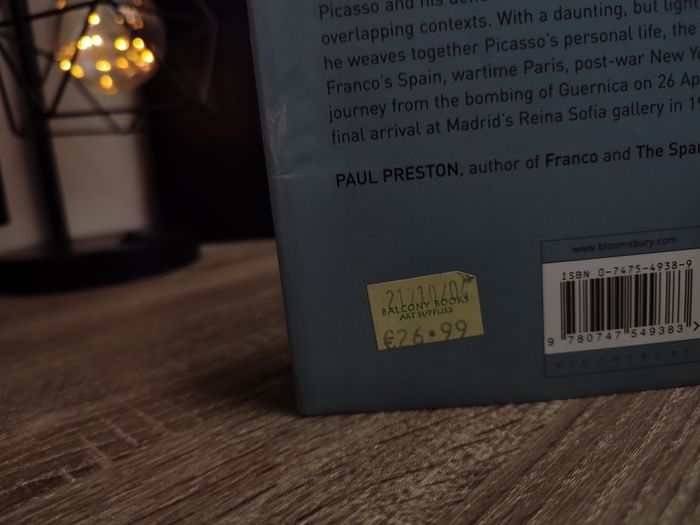 Guernica ! The Biography of a Twentieth-Century Icon ! Pablo Picasso ! 2004 ! by Bloomsbury !