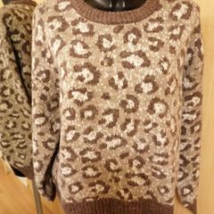 Women's Jumper NWT SIZE 16