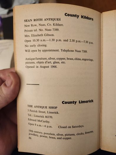 A Guide To  Irish  Antiques  And Antiquedealees 1967. Edited By  George Stacpoole. Paperback In Good Condition.