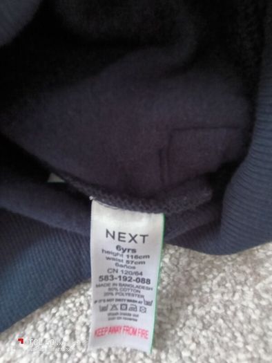 NEW.boy's jumper .age 6