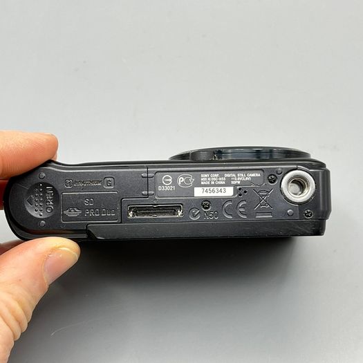 Sony Cybershot DSC-H55 Digital Camera 14MP 10x Zoom Black + SD