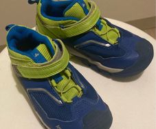 Kids hiking shoes