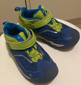 Kids hiking shoes
