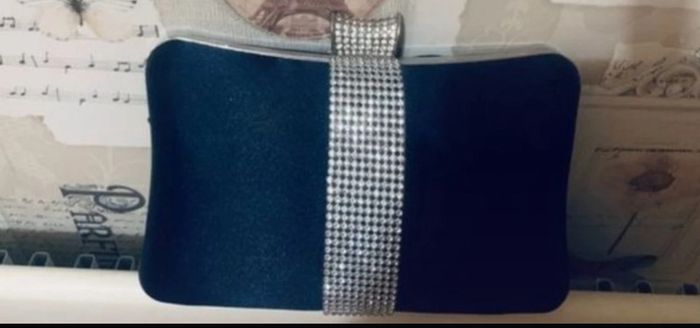 Cari's closet dress & accessories