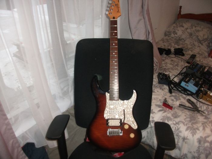 Yamaha pacifica 812w+korean Squier with EMG