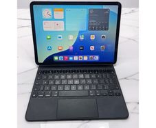 Apple iPad Pro 3rd Gen M1 128GB Black with keyboard