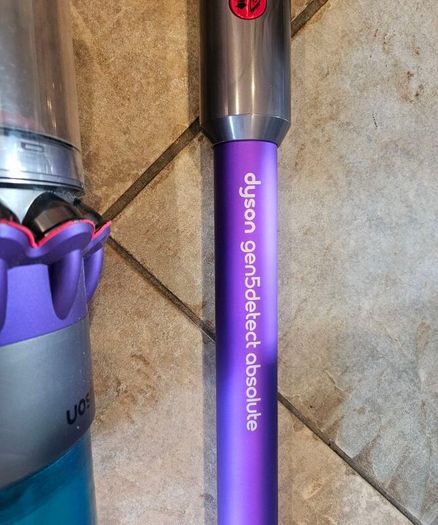 Dyson 5gen with extra battery