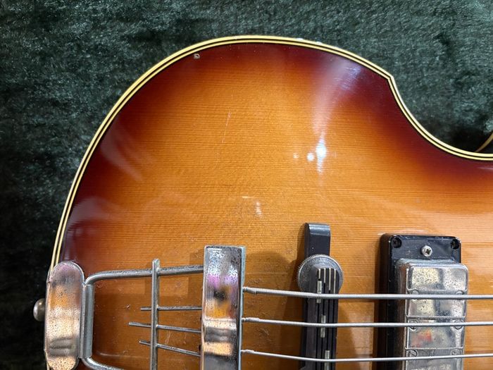 Greco VB-500 Violin Bass Sunburst 1983