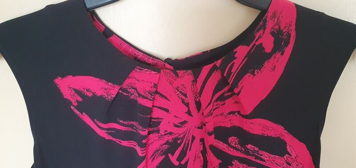 Size Small - Wallis Petite - A Lovely Summer Dress