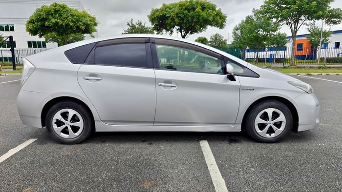 2013 Toyota Prius 1.8 Hybrid - Priced to Sell