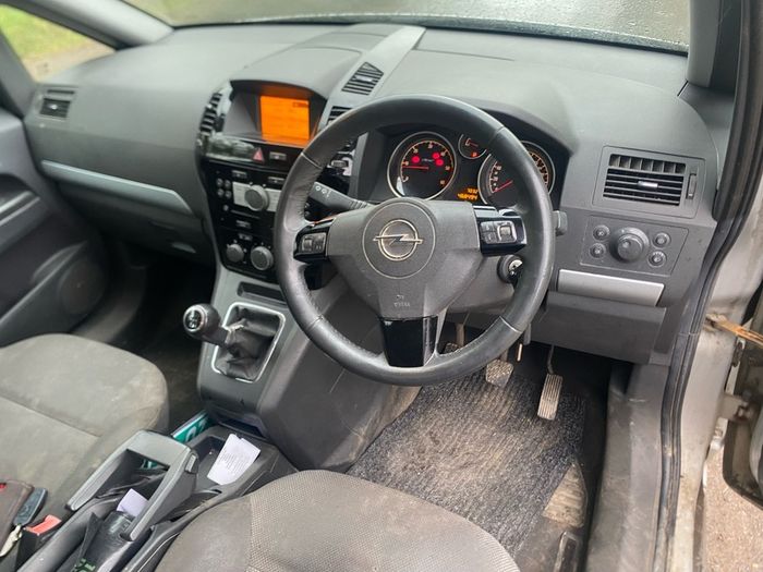 2012 Opel Zafira nct 10/27 7 seater