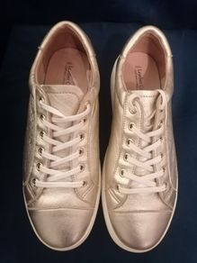 Ladies Gold leather platform shoe