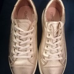Ladies Gold leather platform shoe