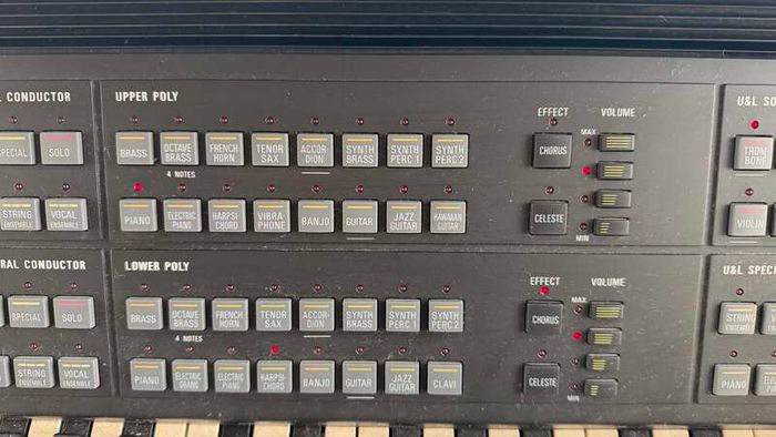 Technics SX-GX5 Organ with bench, Manual, Sheet Music and more.