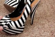 River Island, Worn once, size 5, comfortable