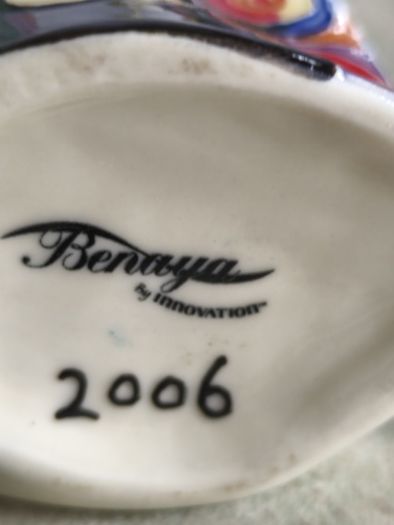 Benaya by innovation porcelain lady with bird signed 2006 floral figurine. have procken finger show photo No. 2 and 4.