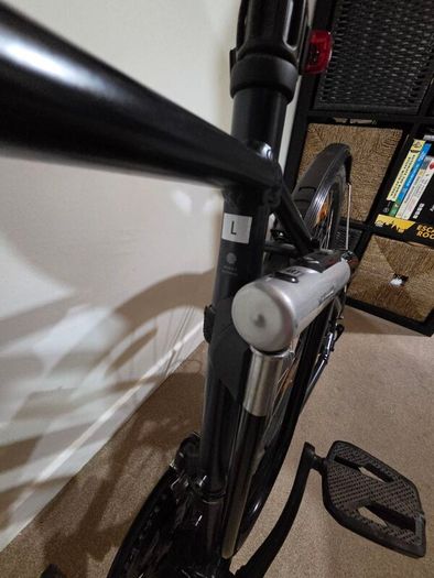 Trek FX 2 Disc Hybrid Size L (2023, Low Use),  Helmet, Pump and Jacket