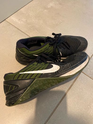 Nike trainers size UK 5