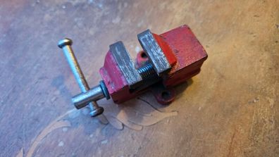 Small vice